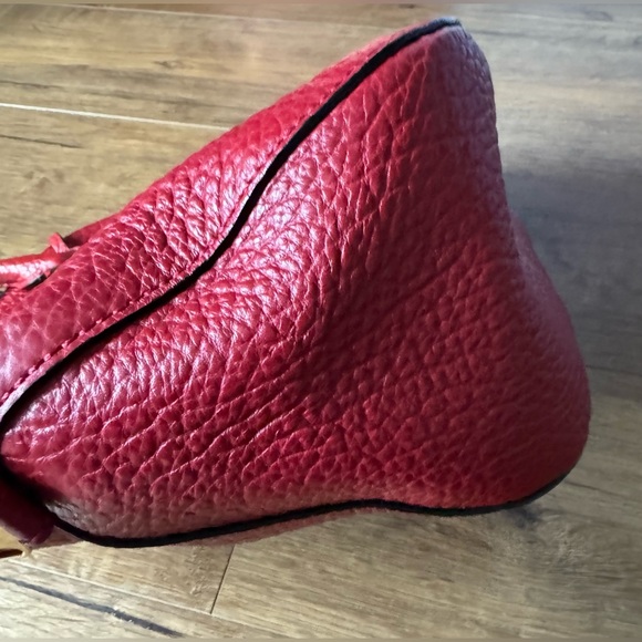 BURBERRY-AUTHENTIC (Preowned) Large Red Leather Handbag with Gold Hardware - Picture 13 of 16